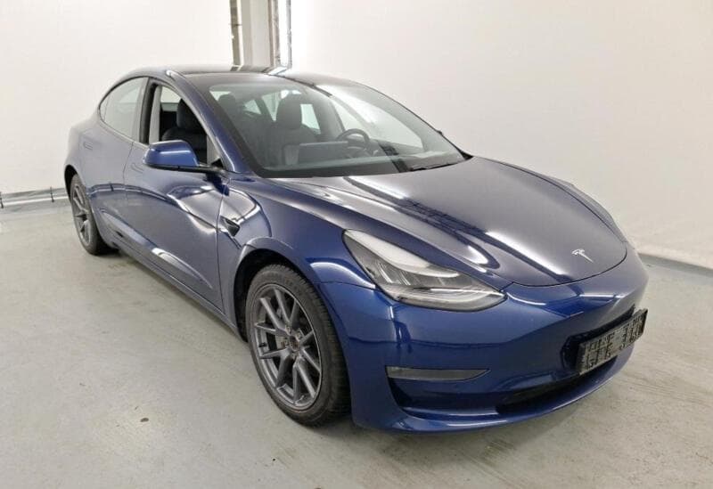 Tesla Model 3 Long Range AWD Dual Motor sedan