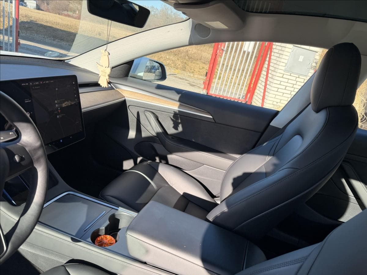 2021 Tesla Model 3 - 11