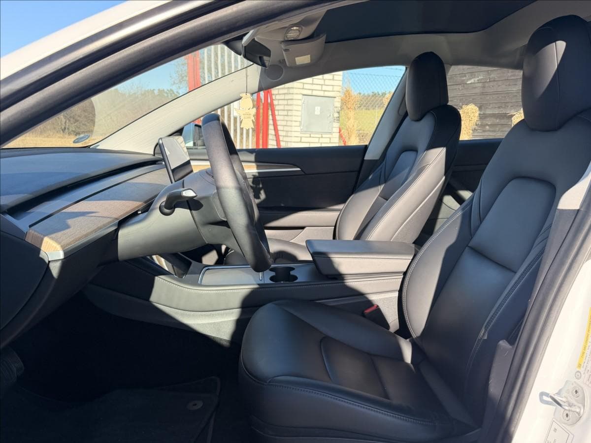 2021 Tesla Model 3 - 9