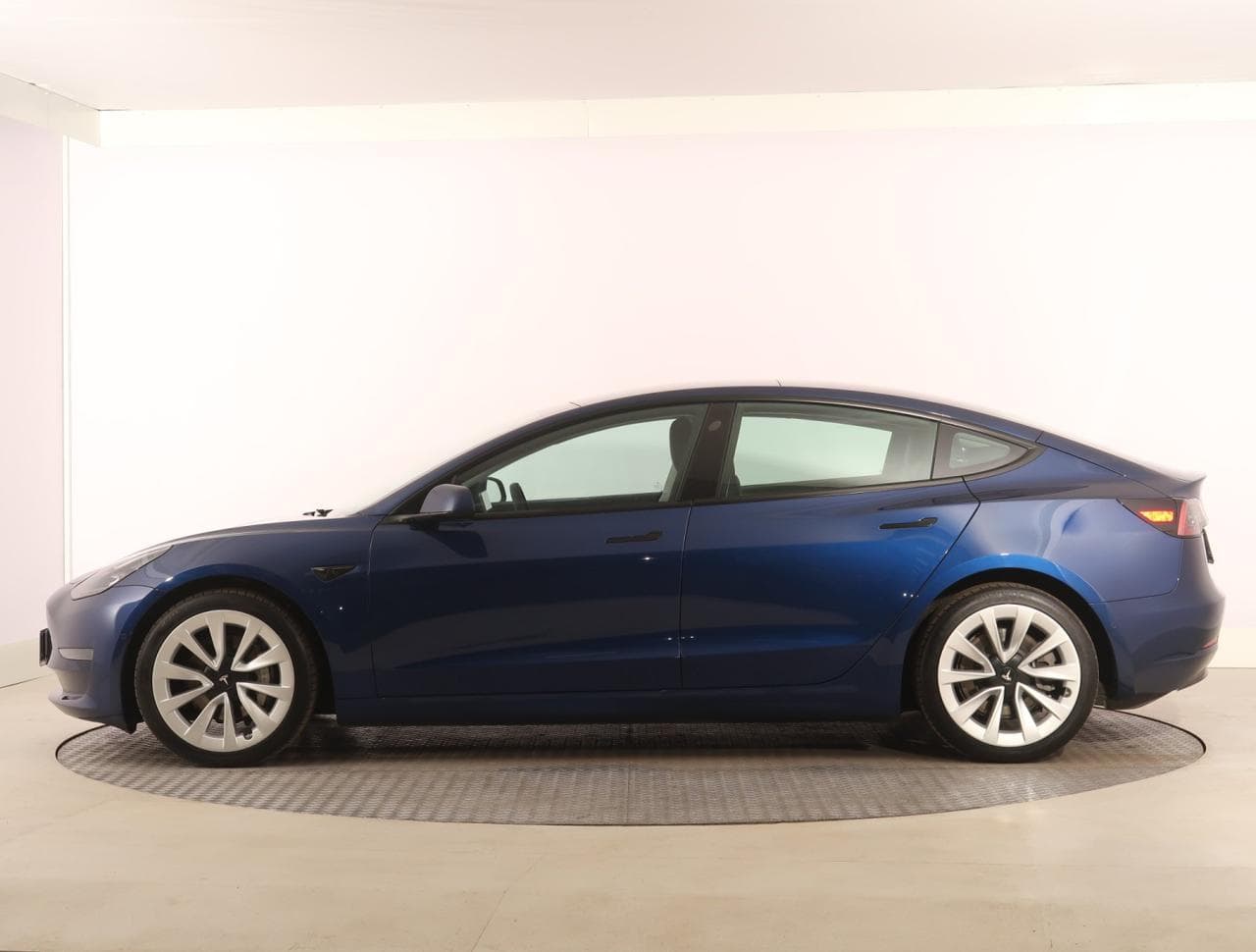 2021 Tesla Model 3 - 4