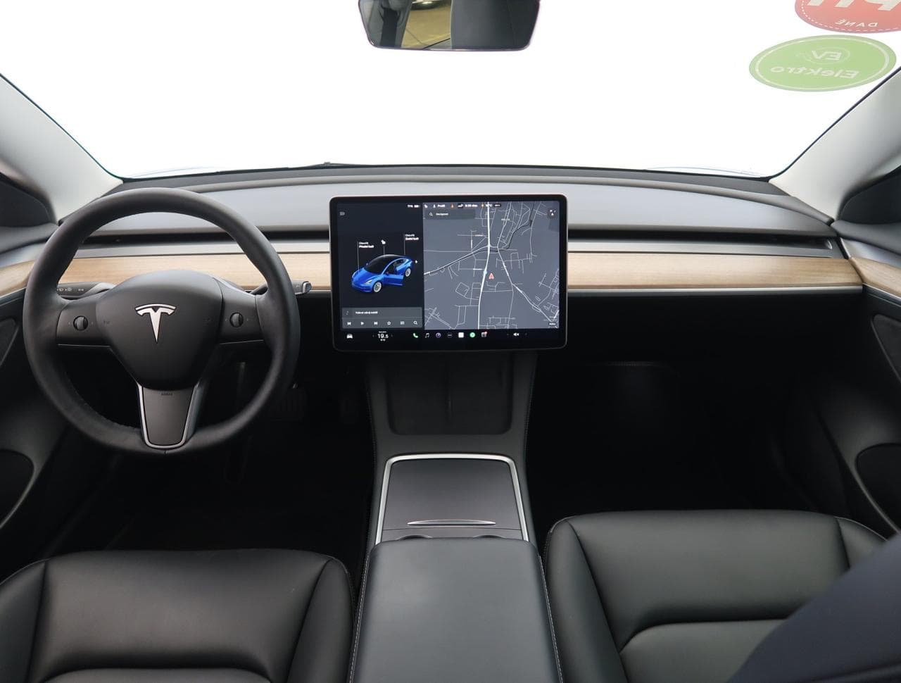 2021 Tesla Model 3 - 10