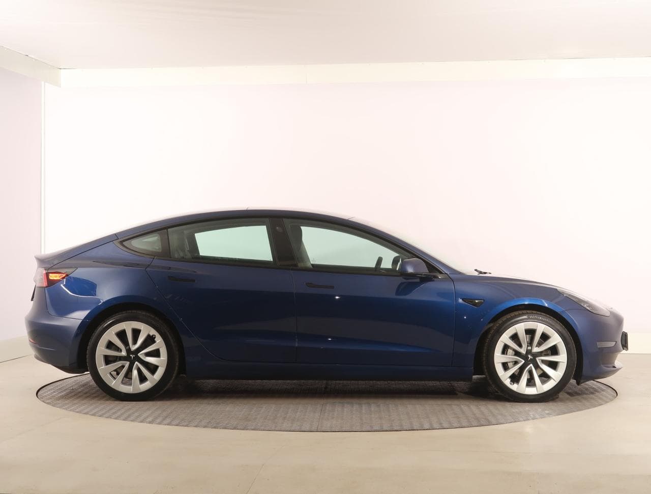 2021 Tesla Model 3 - 8