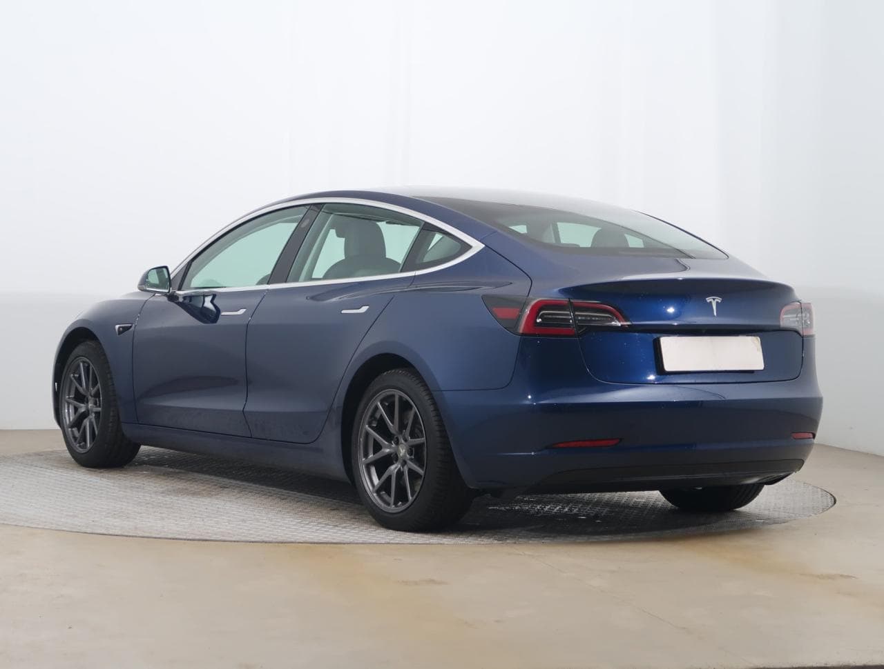 2020 Tesla Model 3 - 5