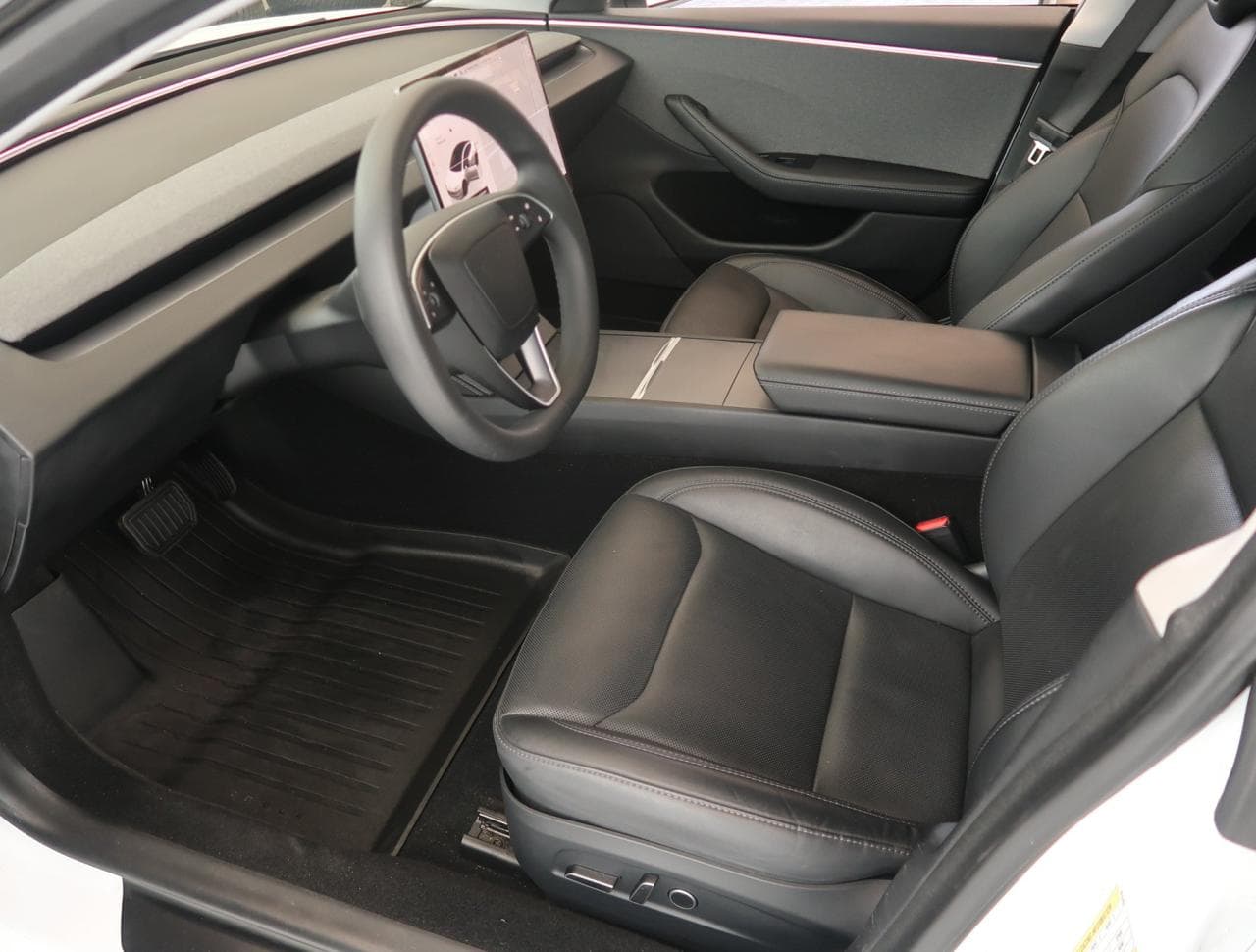 2023 Tesla Model 3 - 16