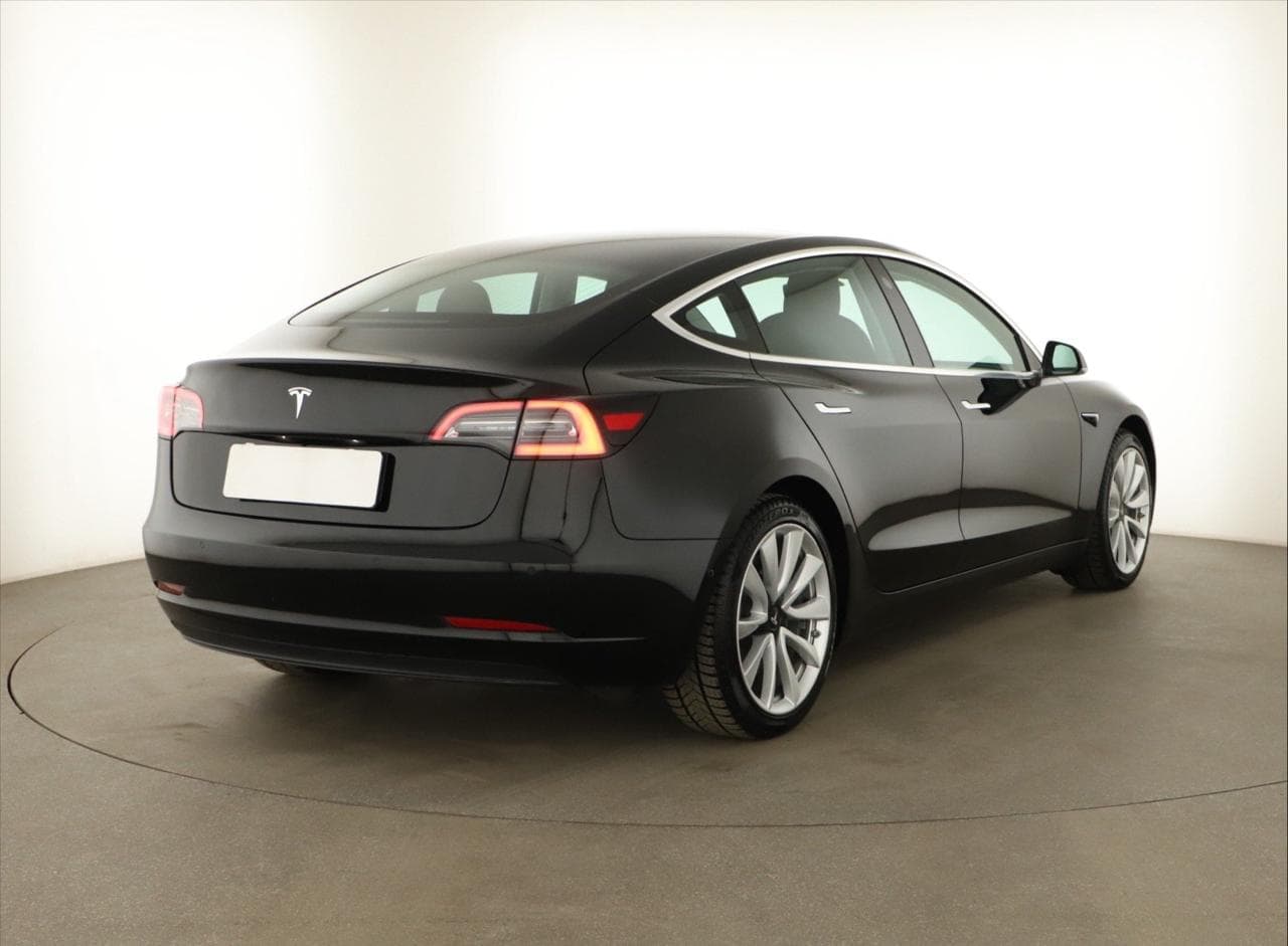 2020 Tesla Model 3 - 7