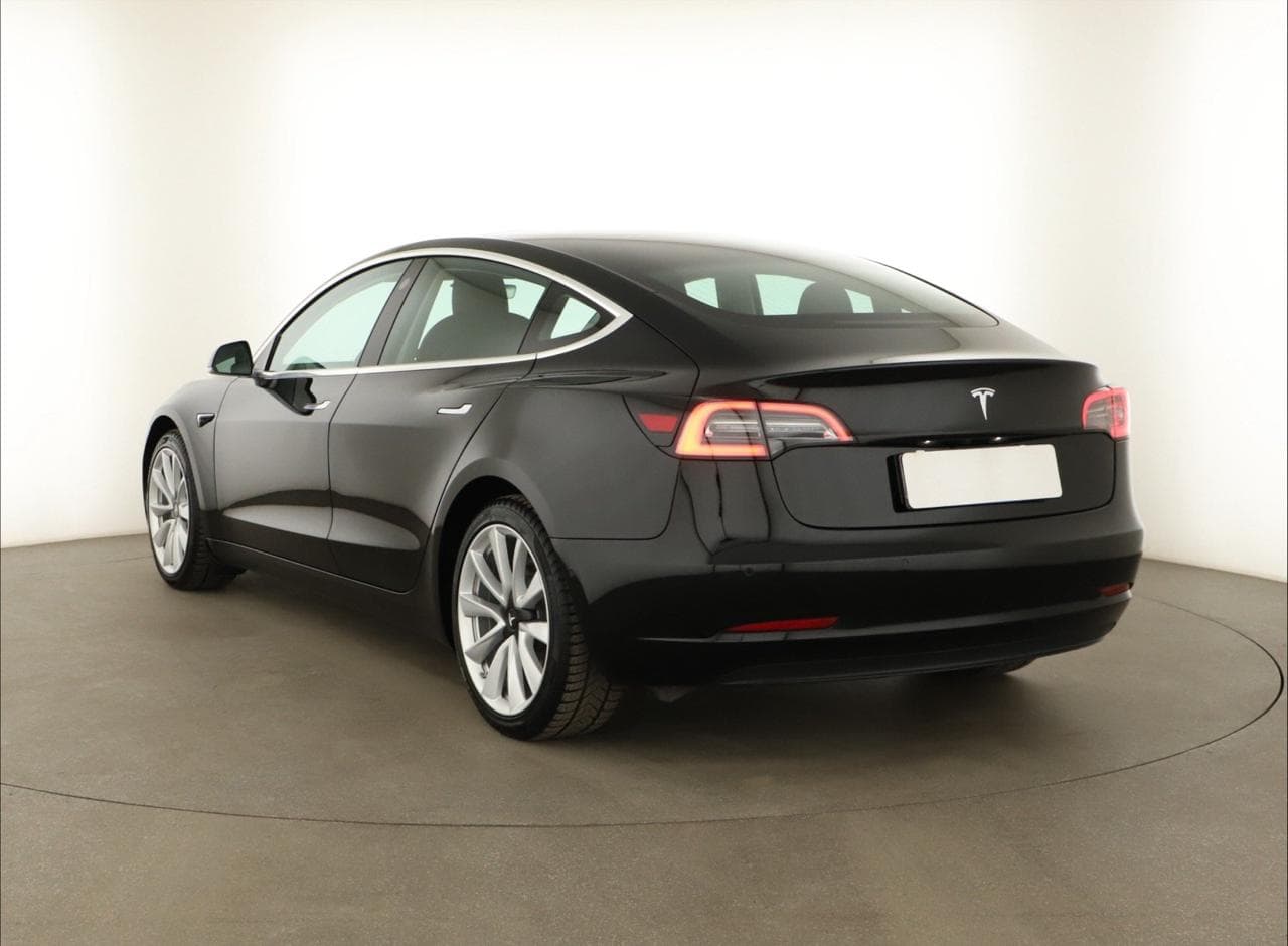 2020 Tesla Model 3 - 5