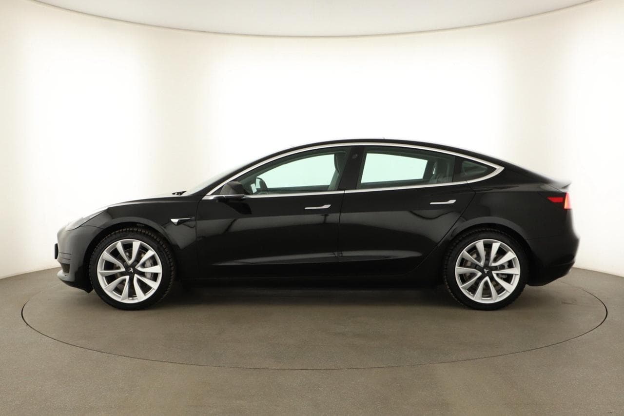 2020 Tesla Model 3 - 4