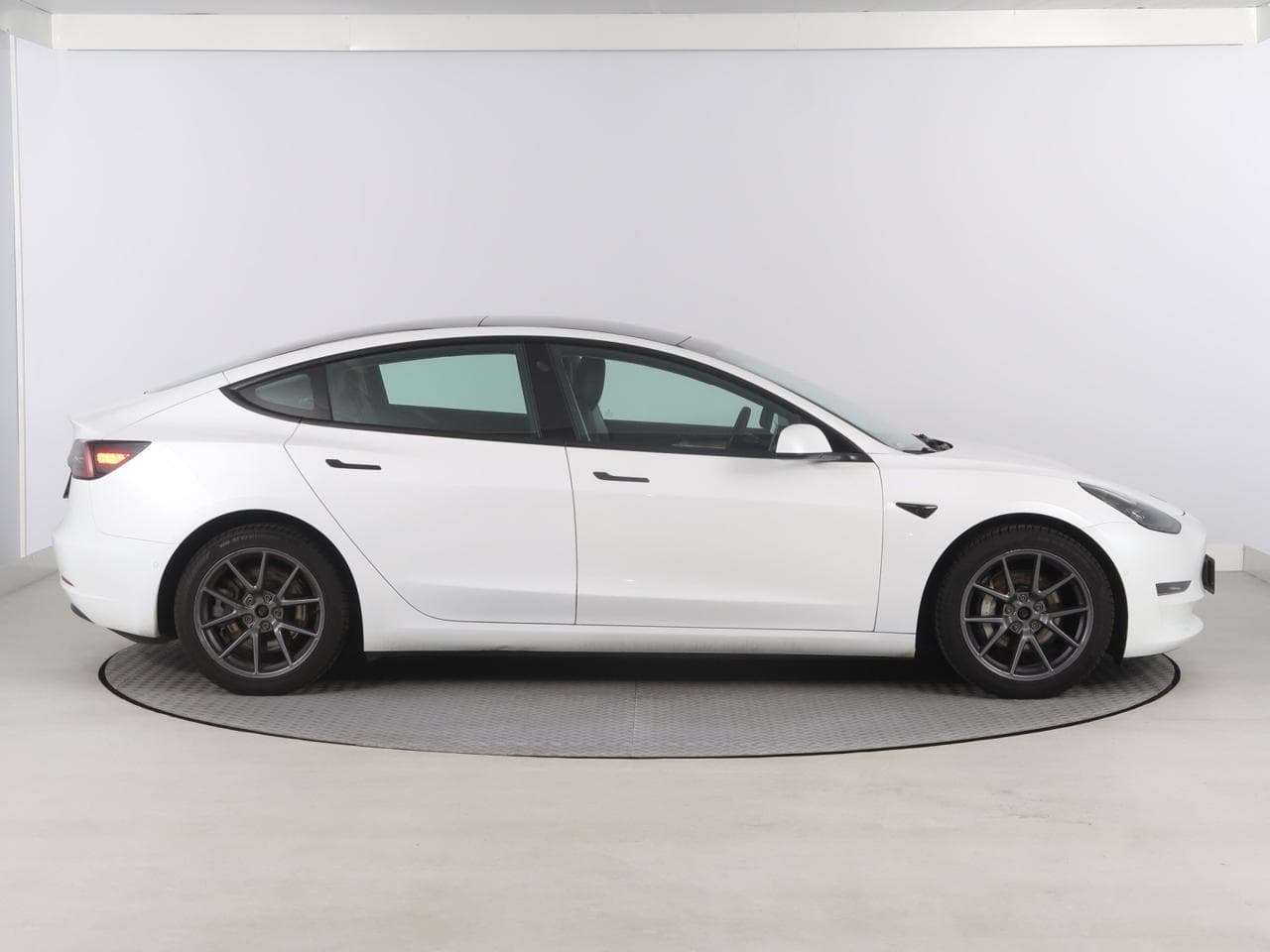 2021 Tesla Model 3 - 8