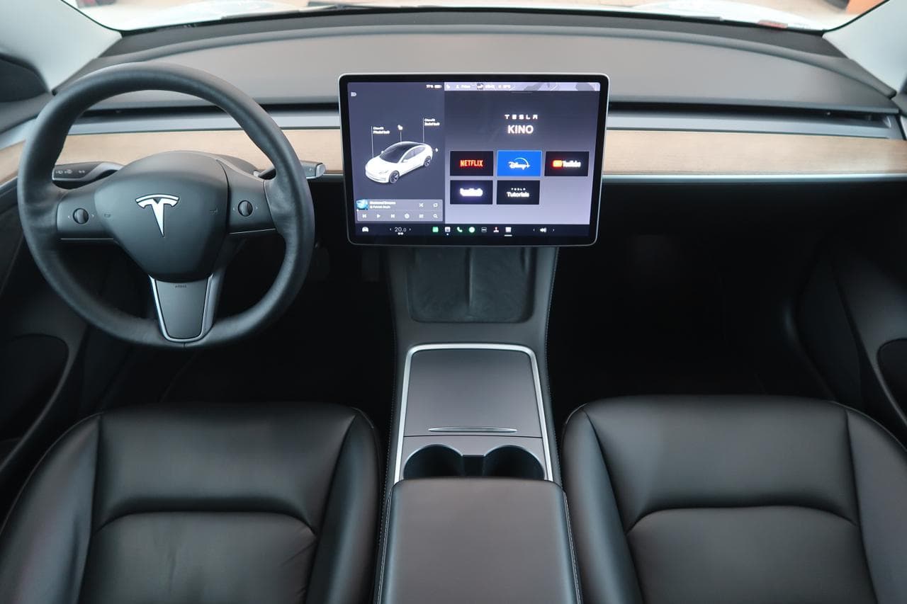 2021 Tesla Model 3 - 10