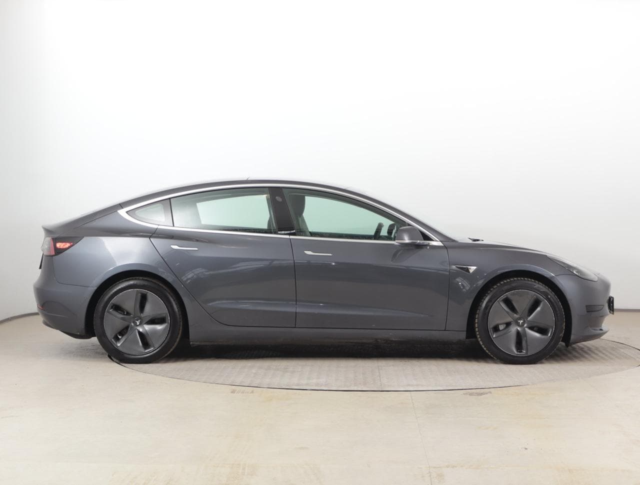 2020 Tesla Model 3 - 8