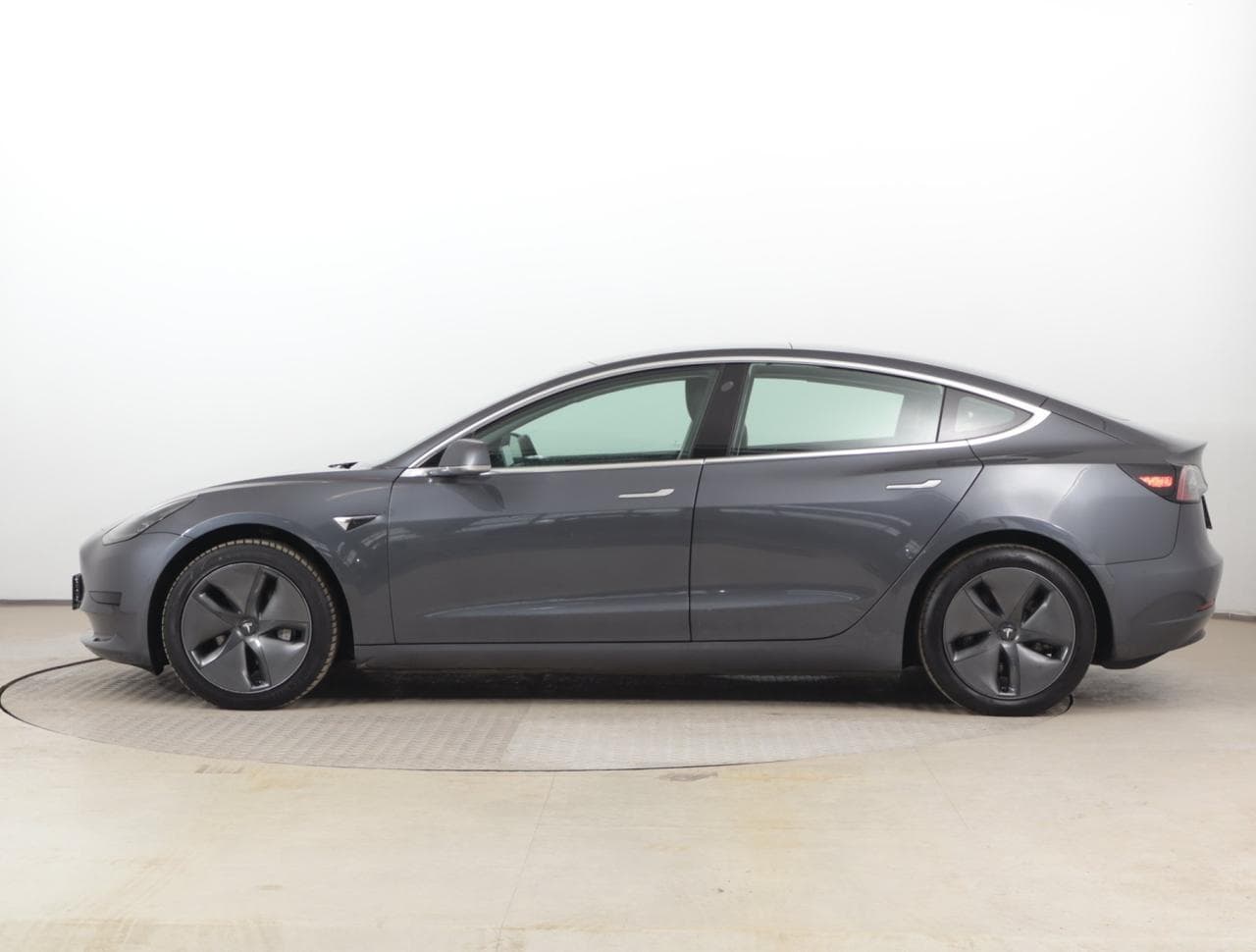 2020 Tesla Model 3 - 4