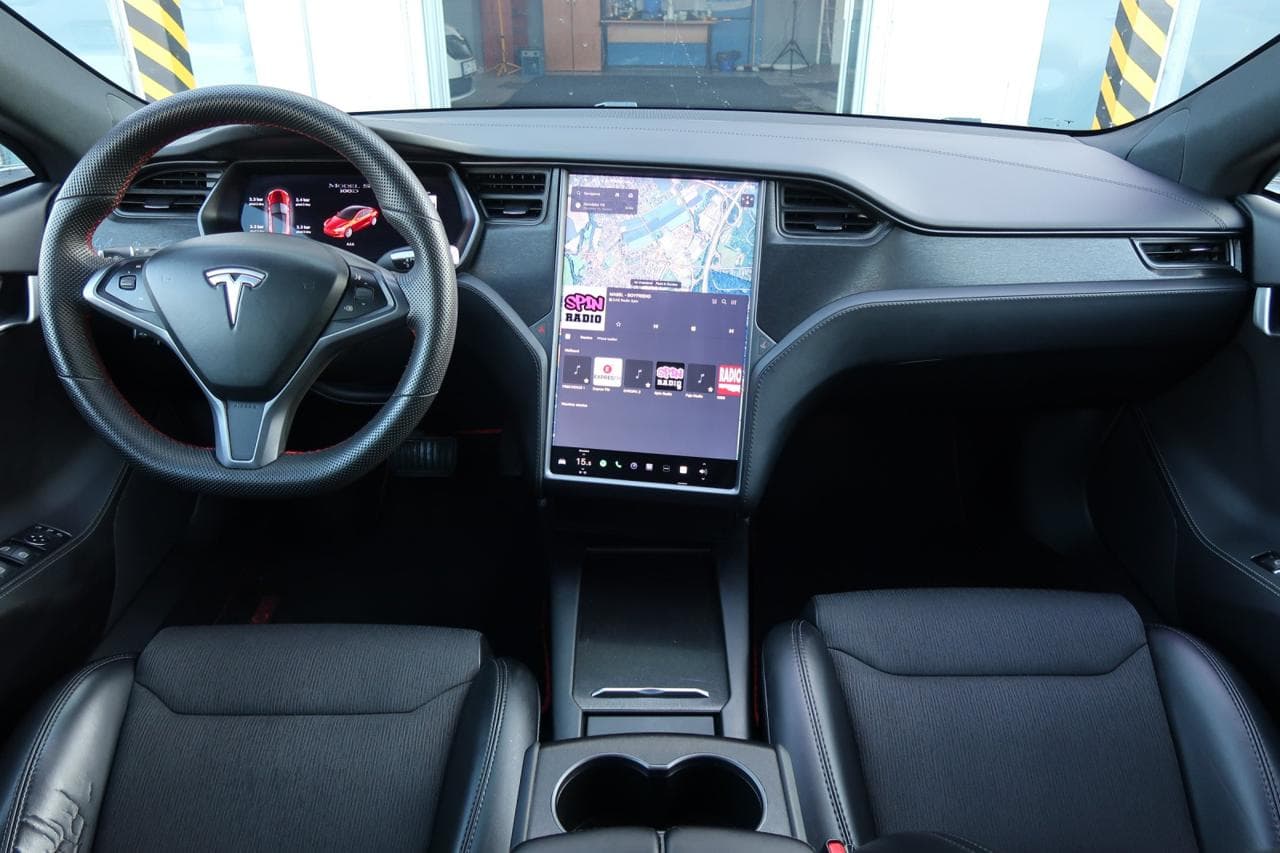 2018 Tesla MODEL S - 10