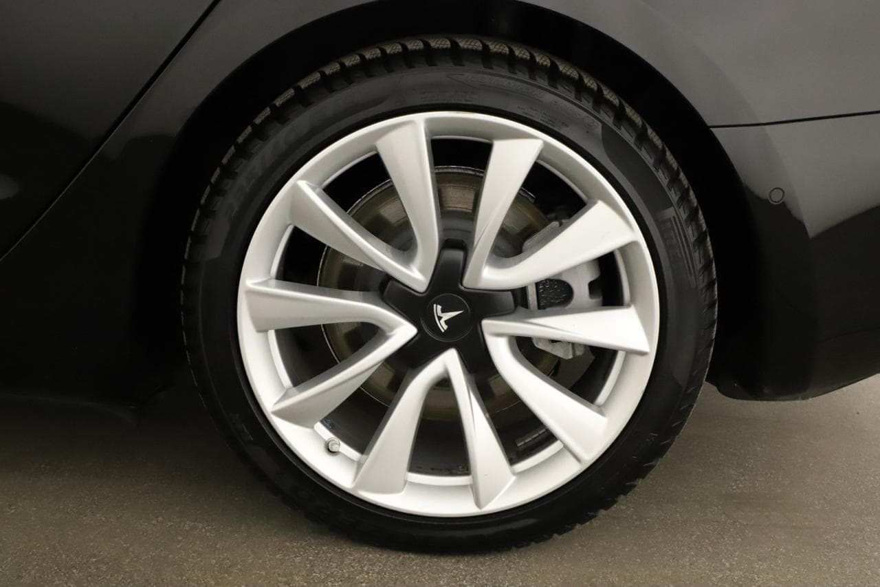 2020 Tesla Model 3 - 16