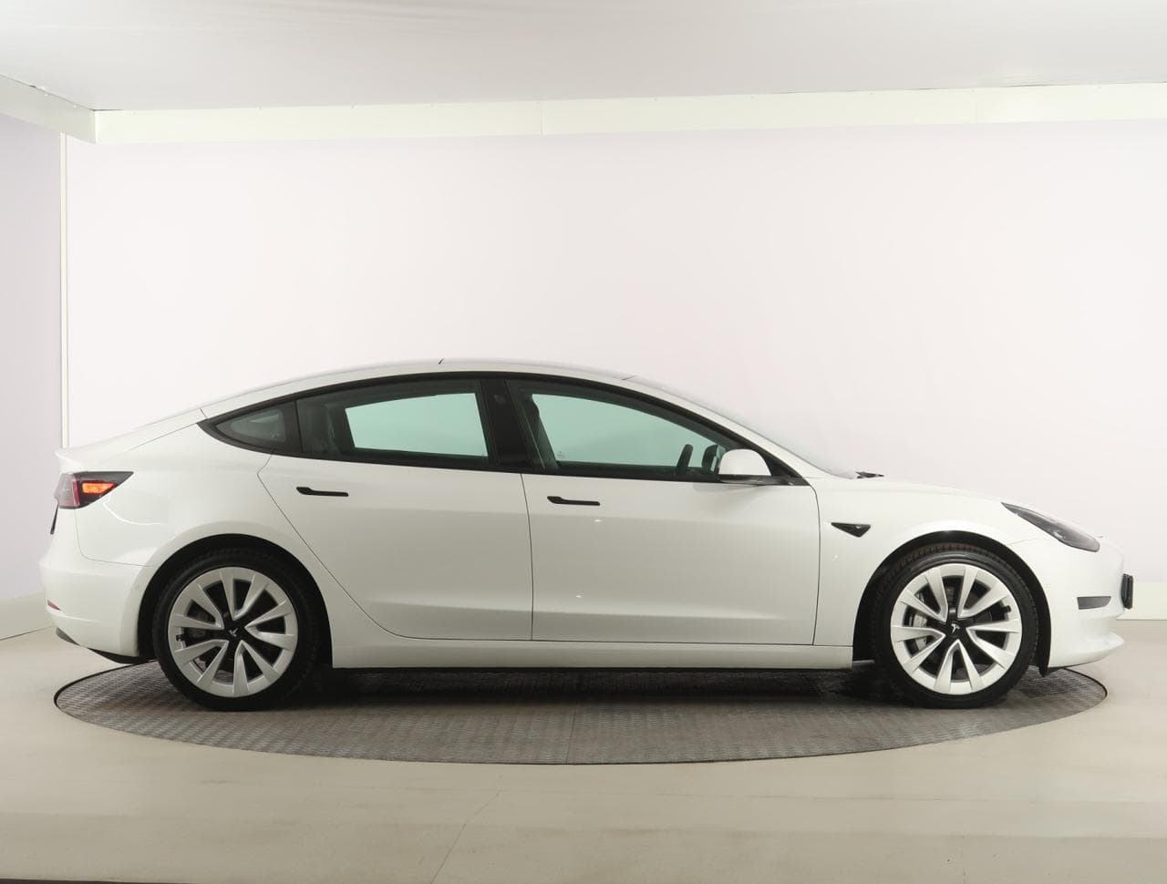 2020 Tesla MODEL 3 - 8