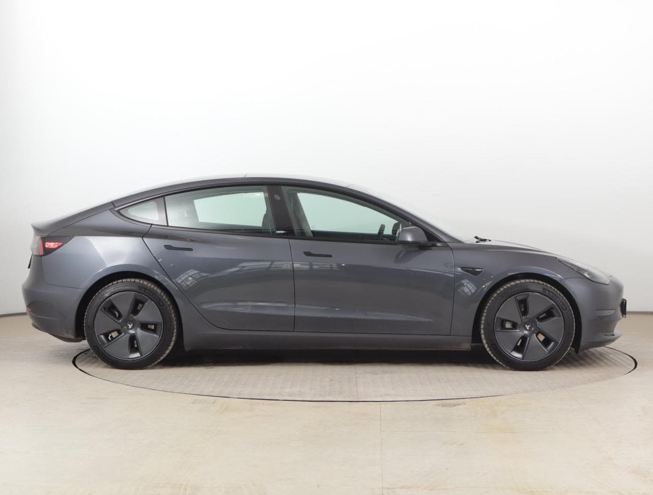 2021 Tesla Model 3 - 15