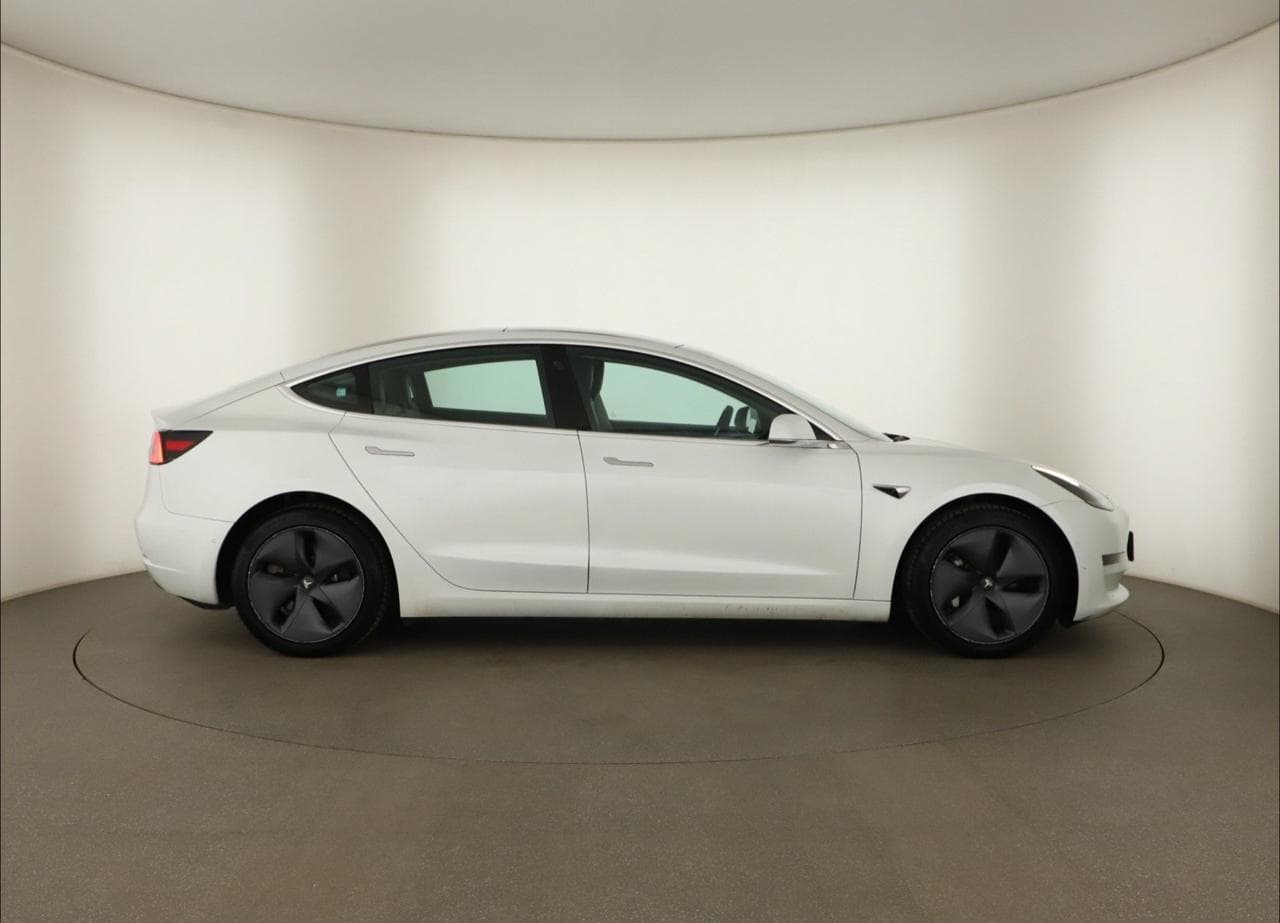 2020 Tesla MODEL 3 - 8