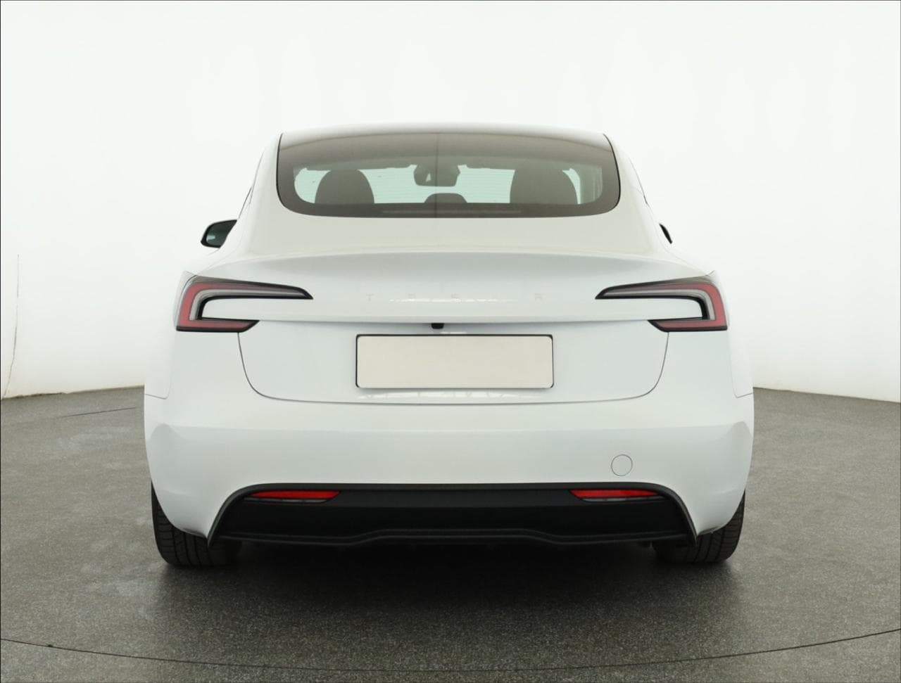 2024 Tesla Model 3 - 11