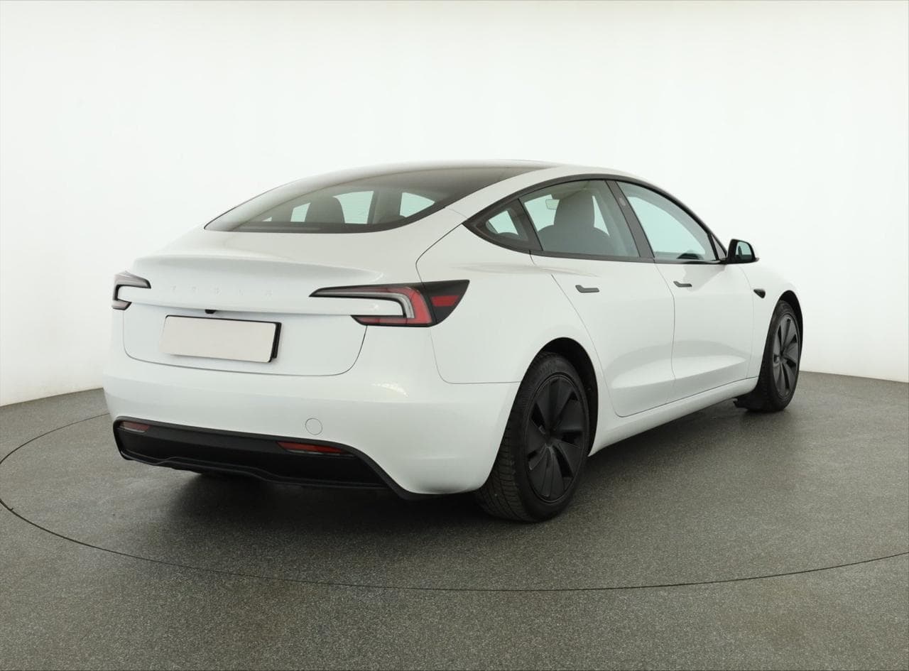 2024 Tesla Model 3 - 13