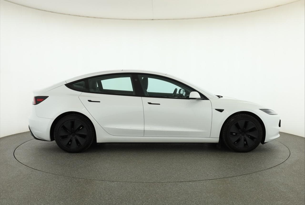 2024 Tesla Model 3 - 15