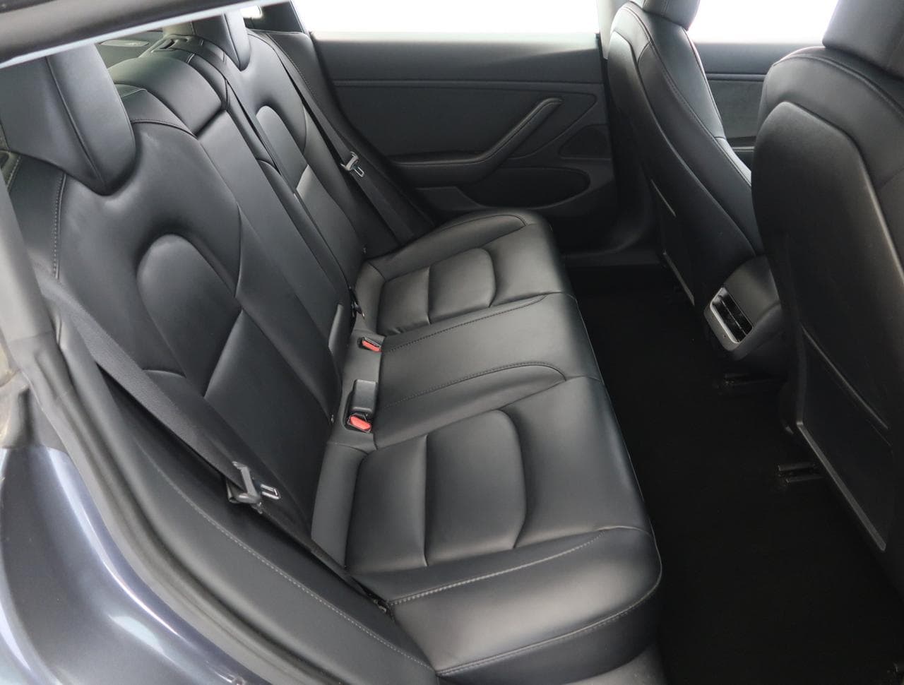 2020 Tesla Model 3 - 25