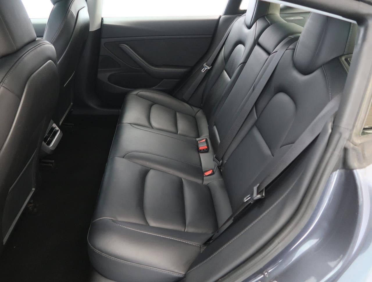 2020 Tesla Model 3 - 29