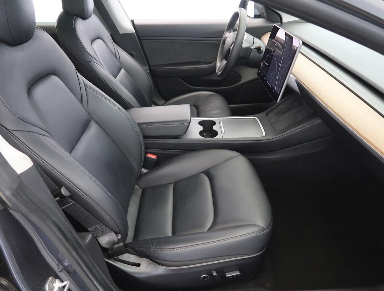 2020 Tesla Model 3 - 23