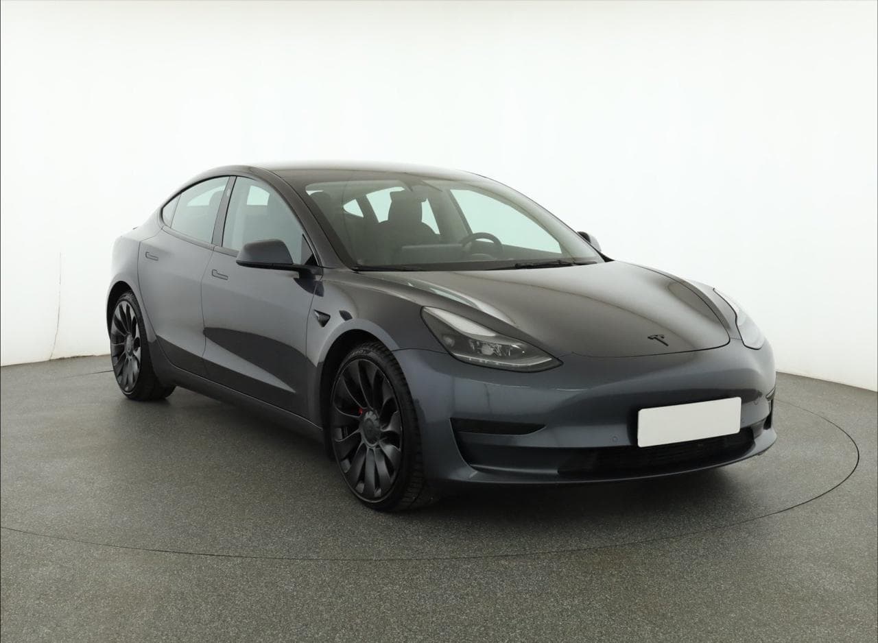 Tesla Model 3 Performance 82kWh 377kW sedan