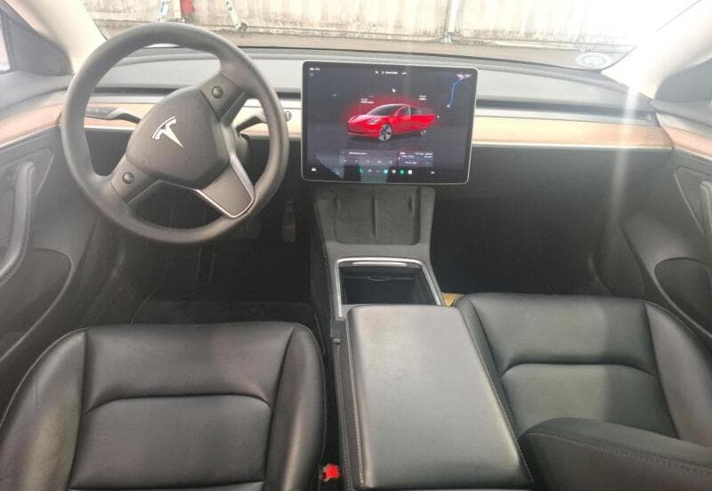 2022 Tesla Model 3 - 11