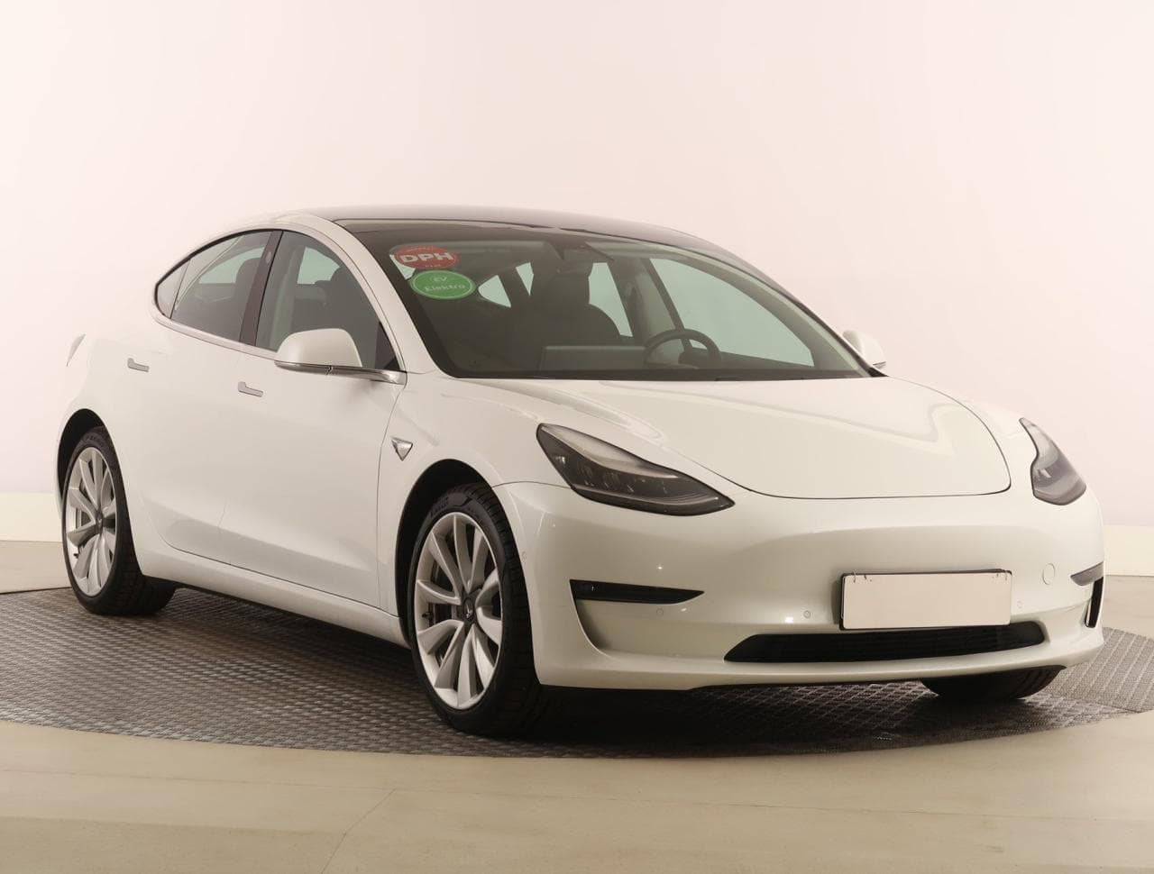 Tesla Model 3 Long Range 4WD 78kWh 361kW sedan