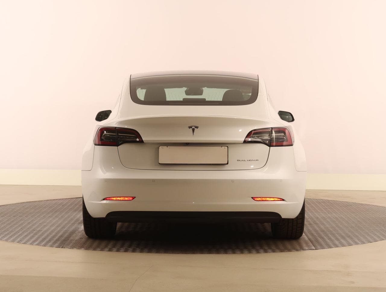 2019 Tesla Model 3 - 11