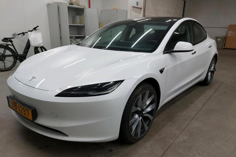 Tesla Model 3 Highland RWD LFP sedan