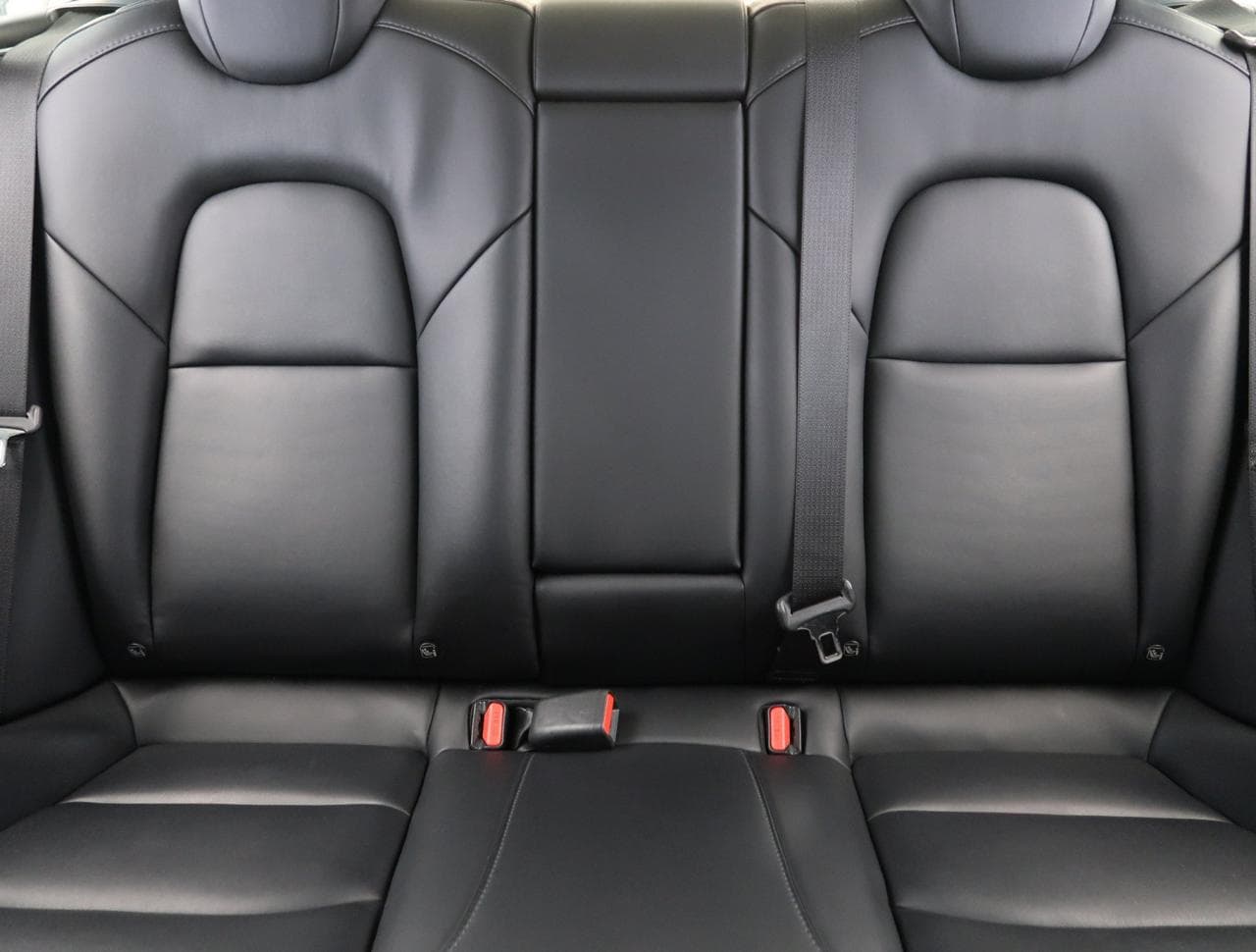 2020 Tesla Model 3 - 27