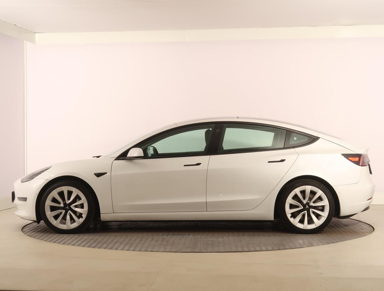 2020 Tesla Model 3 - 7