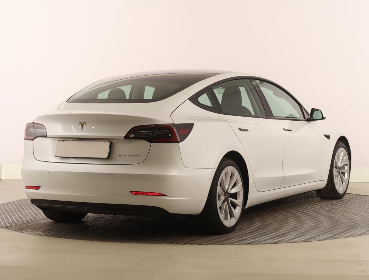 2020 Tesla Model 3 - 13