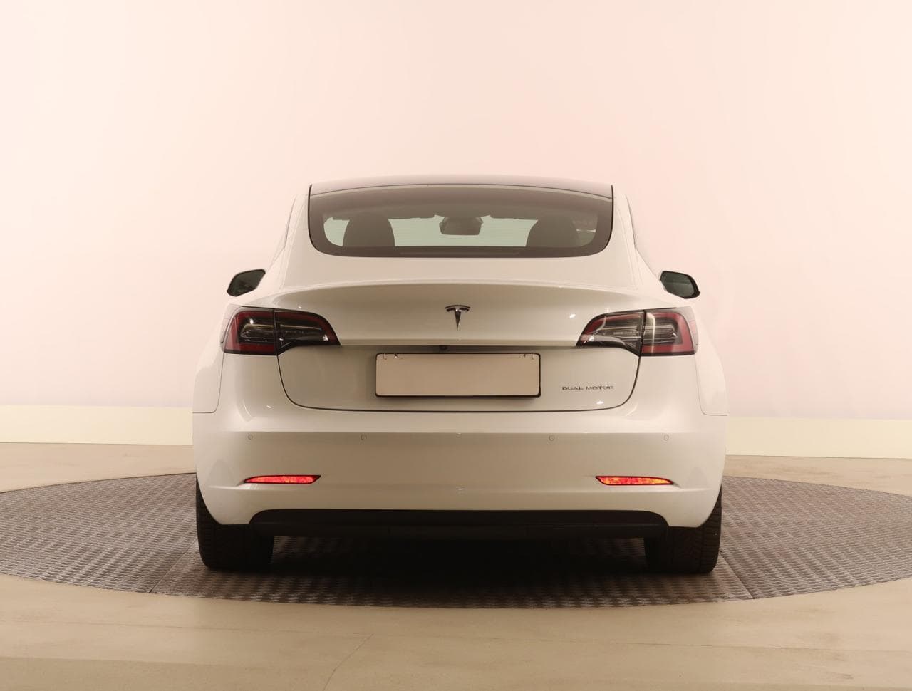 2020 Tesla Model 3 - 11