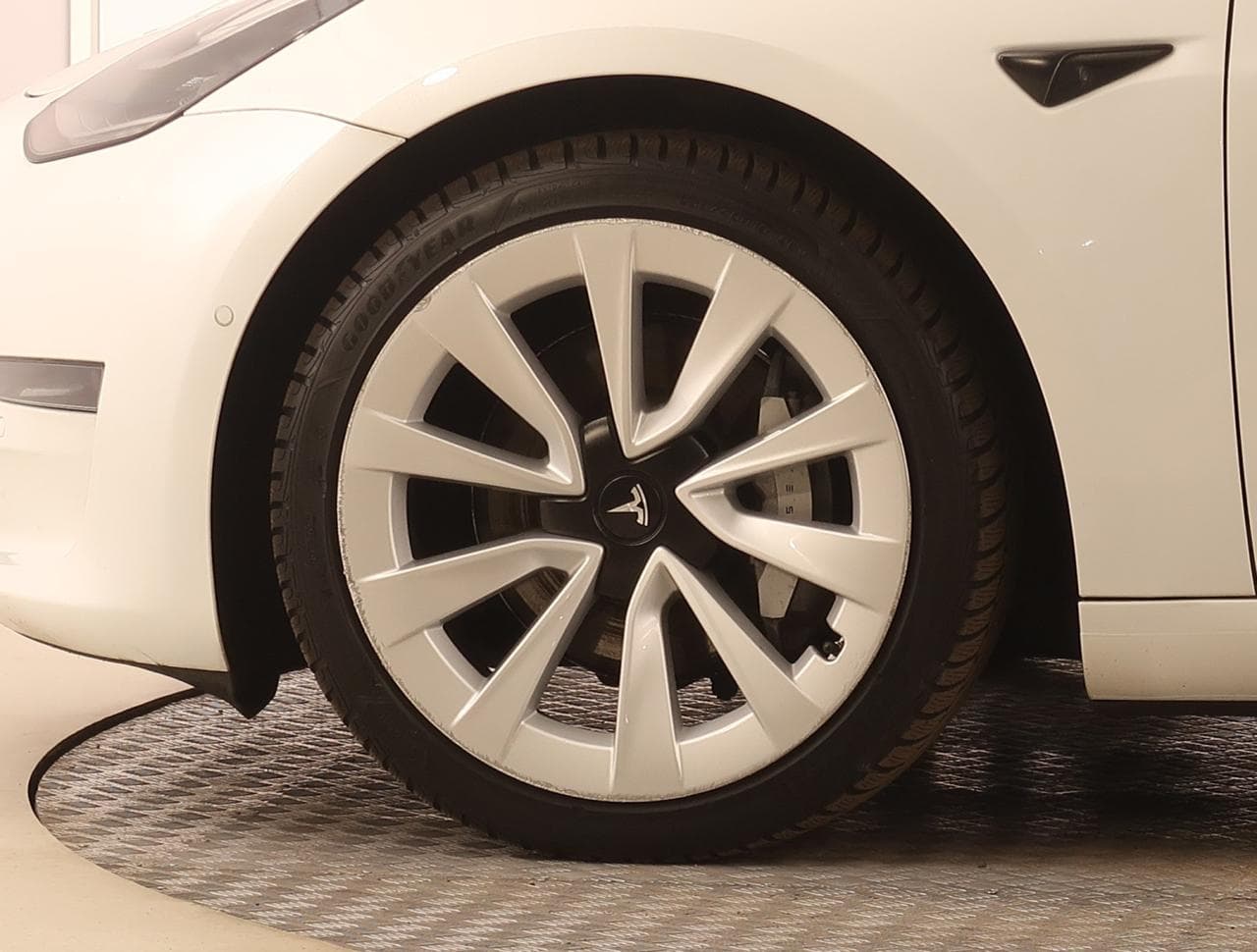 2020 Tesla Model 3 - 39