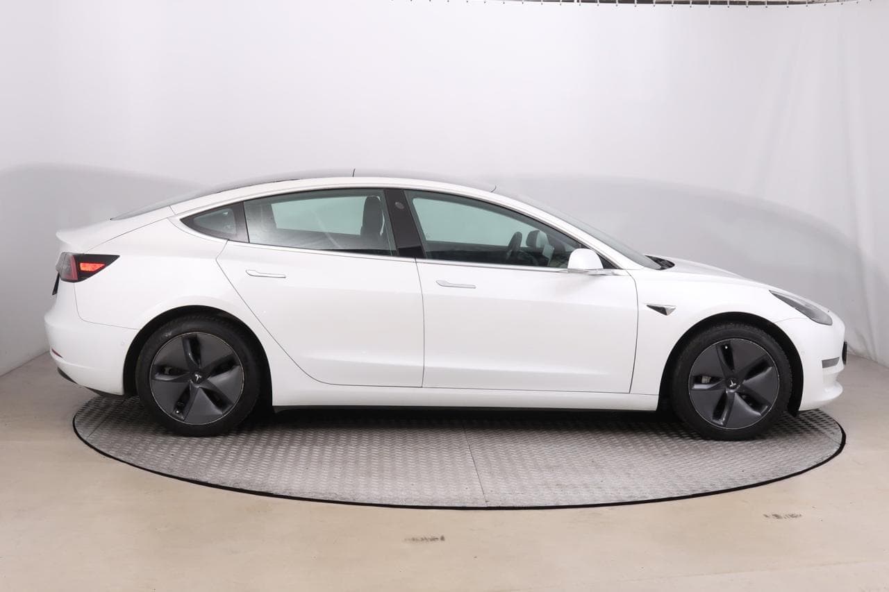 2019 Tesla MODEL 3 - 8