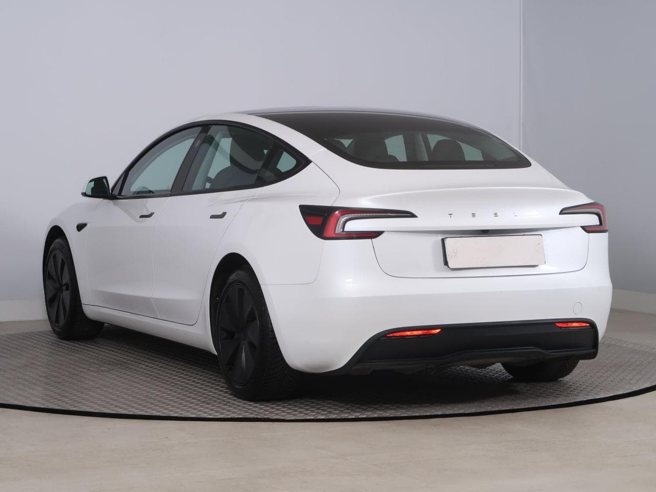 2024 Tesla MODEL 3 - 5