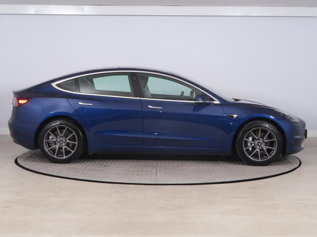 2019 Tesla MODEL 3 - 8