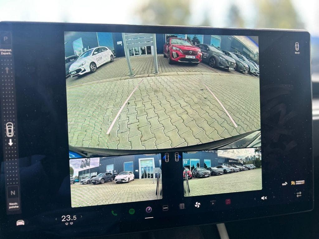 2024 Tesla Model S - 37