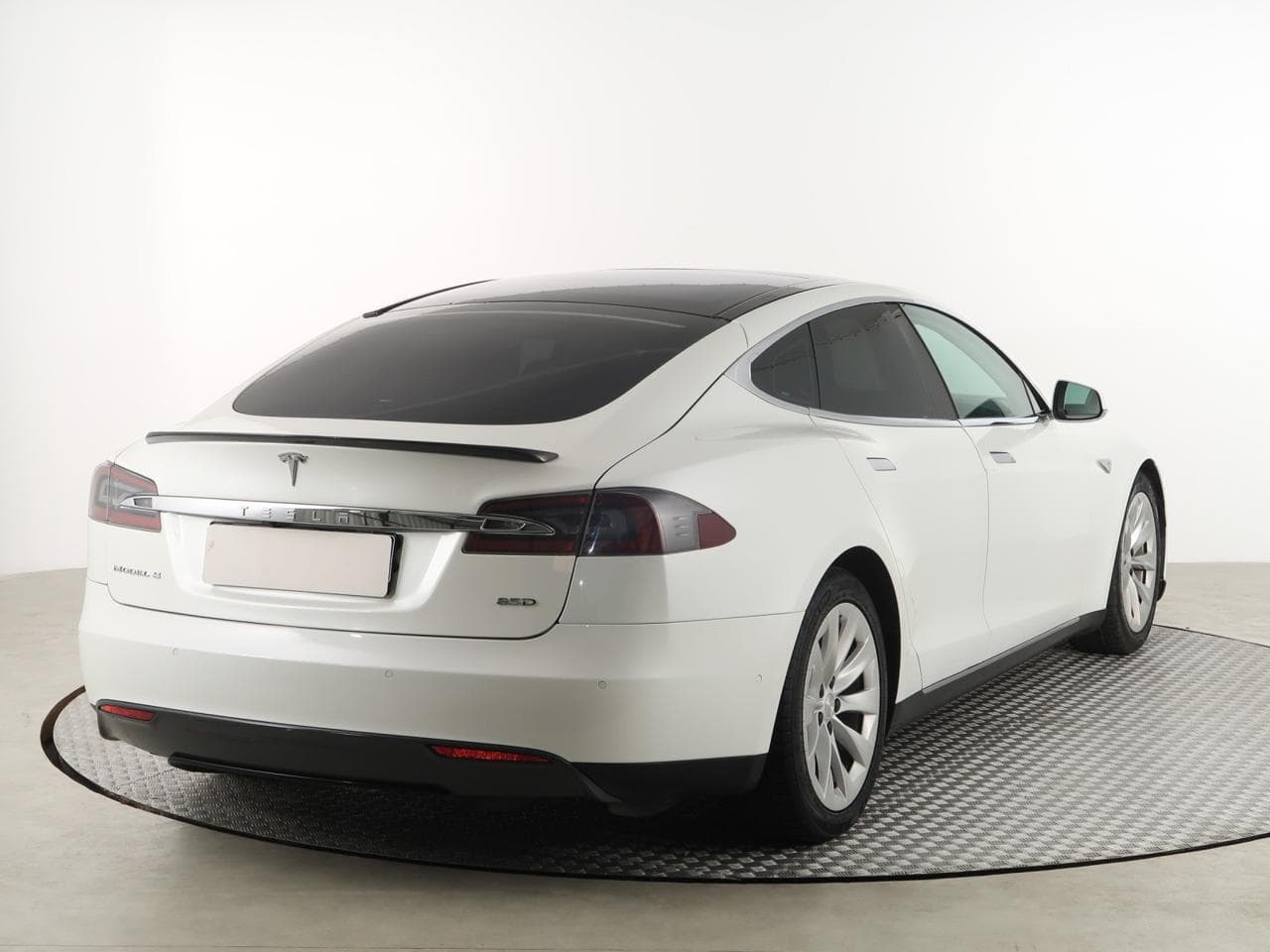 2015 Tesla MODEL S - 9