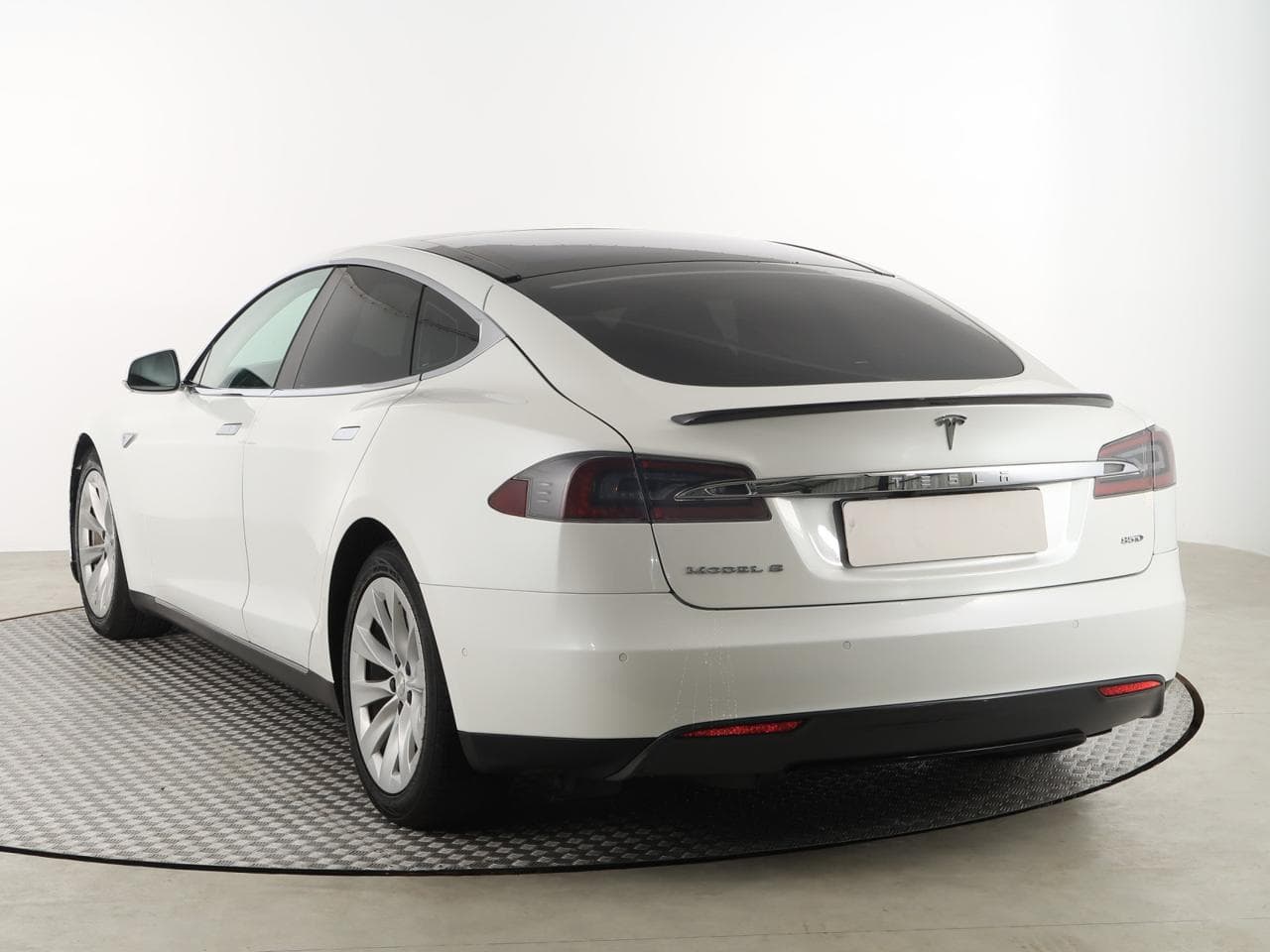 2015 Tesla MODEL S - 6