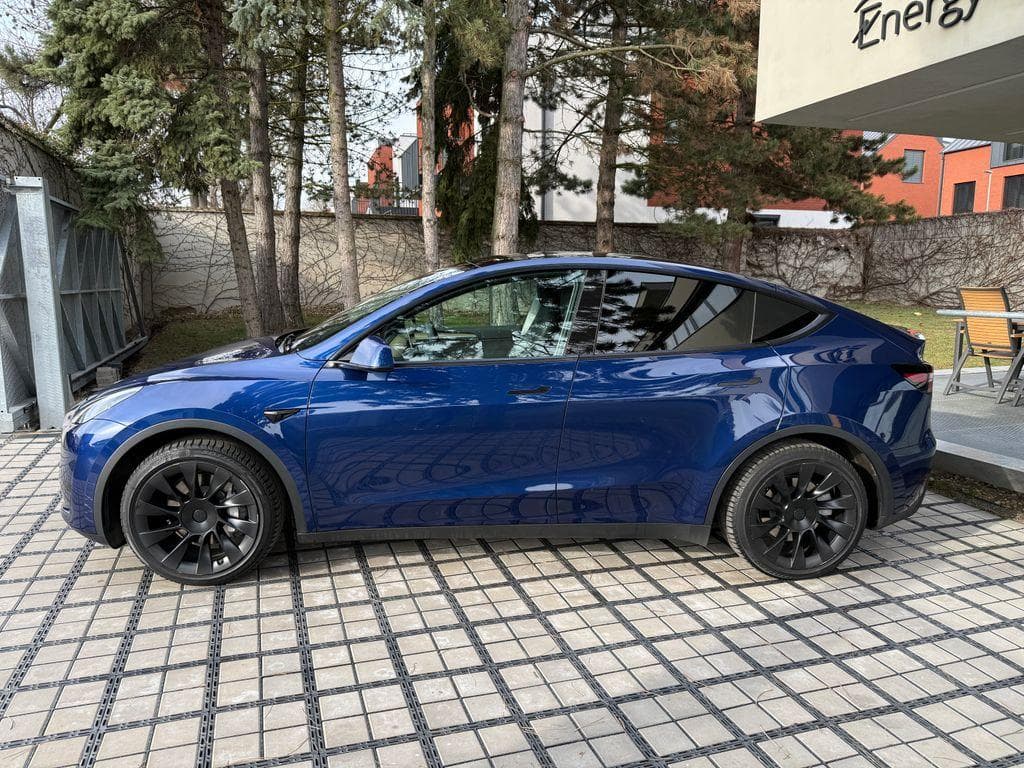 2022 Tesla Model Y - 3