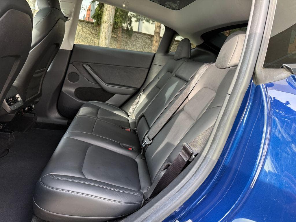 2022 Tesla Model Y - 9