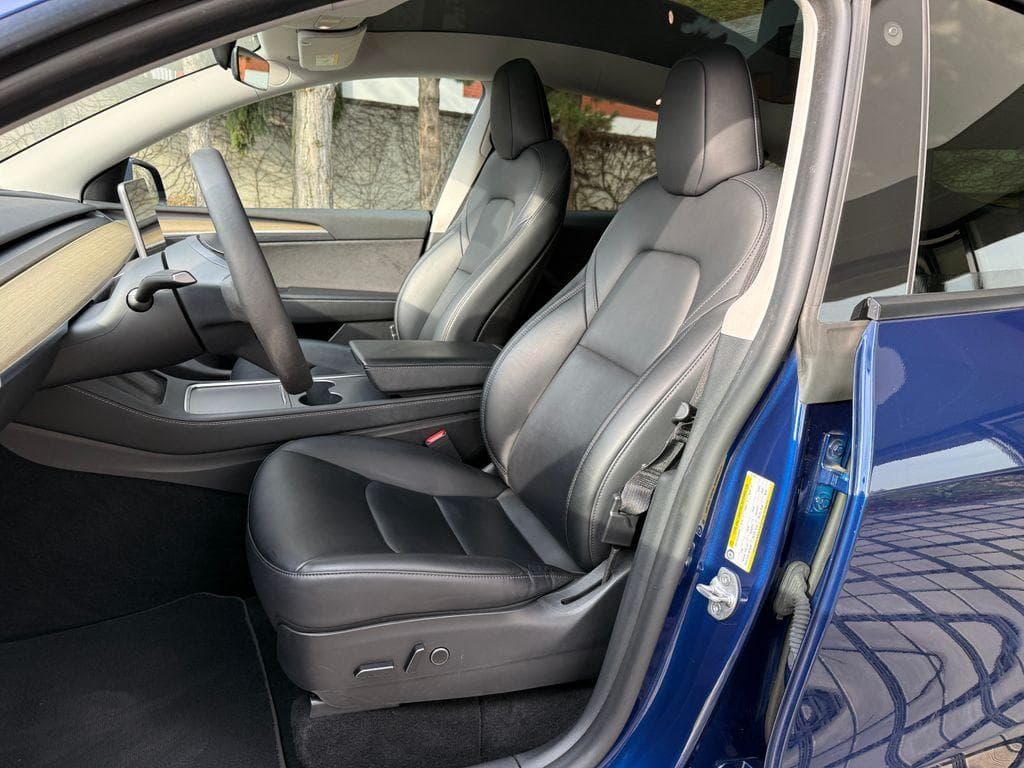 2022 Tesla Model Y - 11