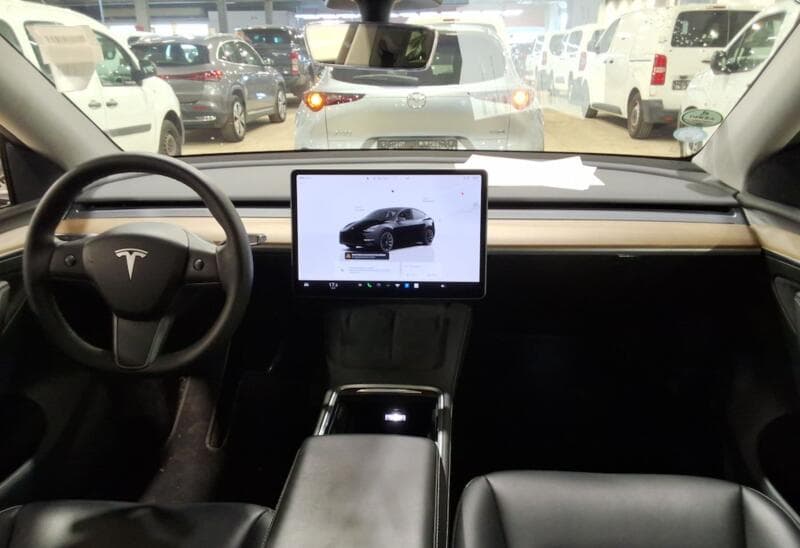 2022 Tesla Model Y - 4