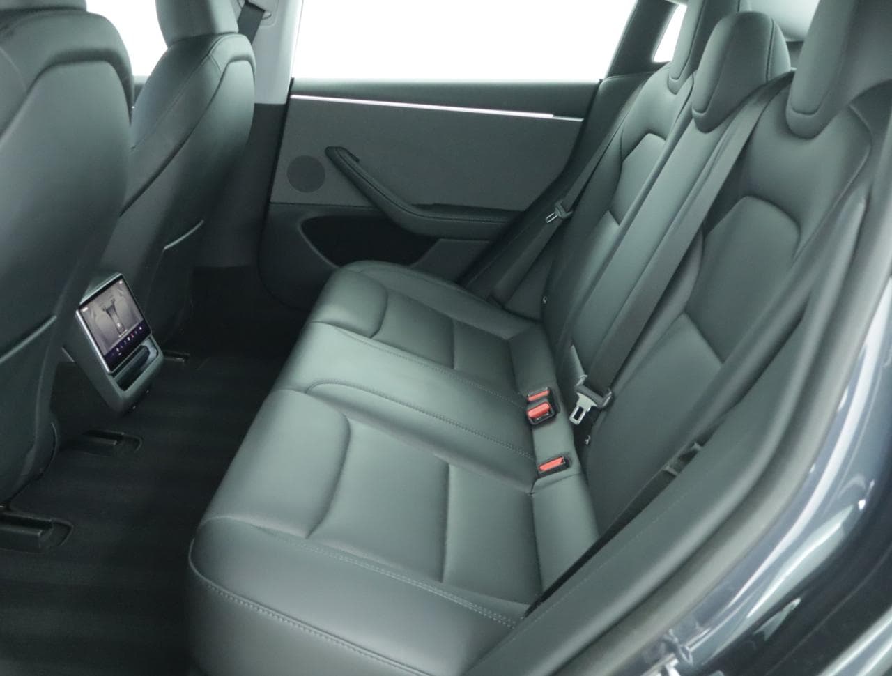 2025 Tesla MODEL 3 - 29