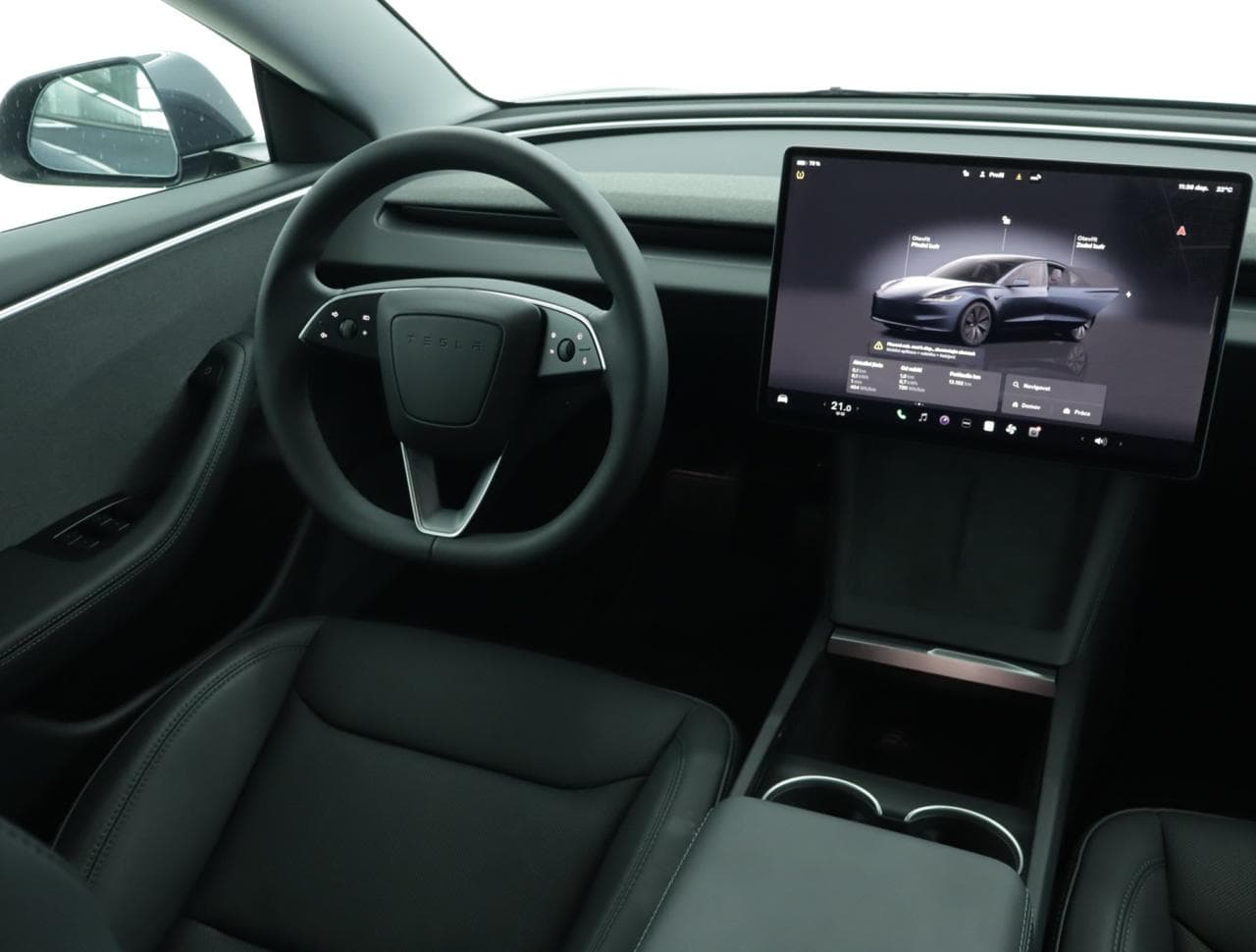 2025 Tesla MODEL 3 - 17