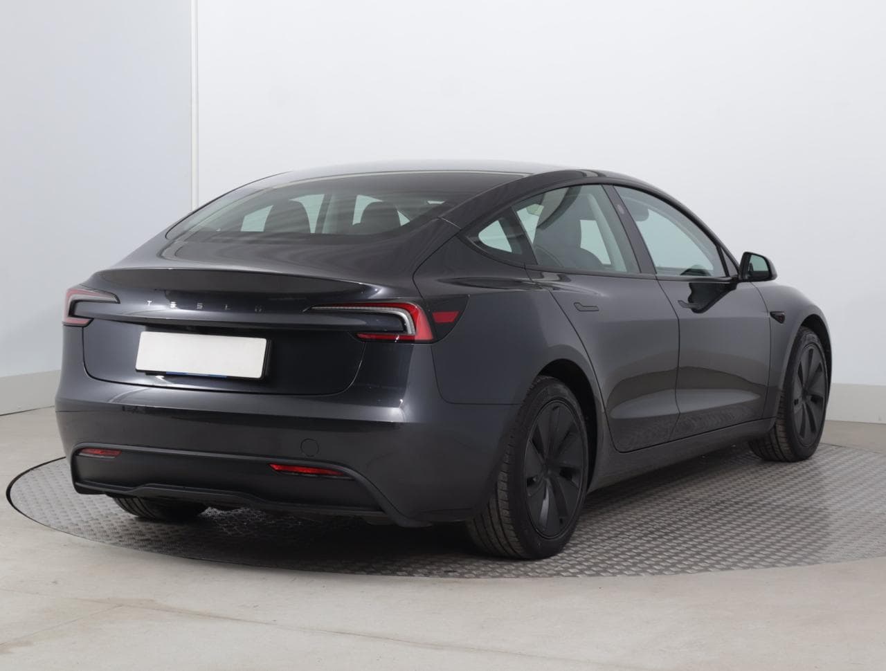 2025 Tesla MODEL 3 - 13