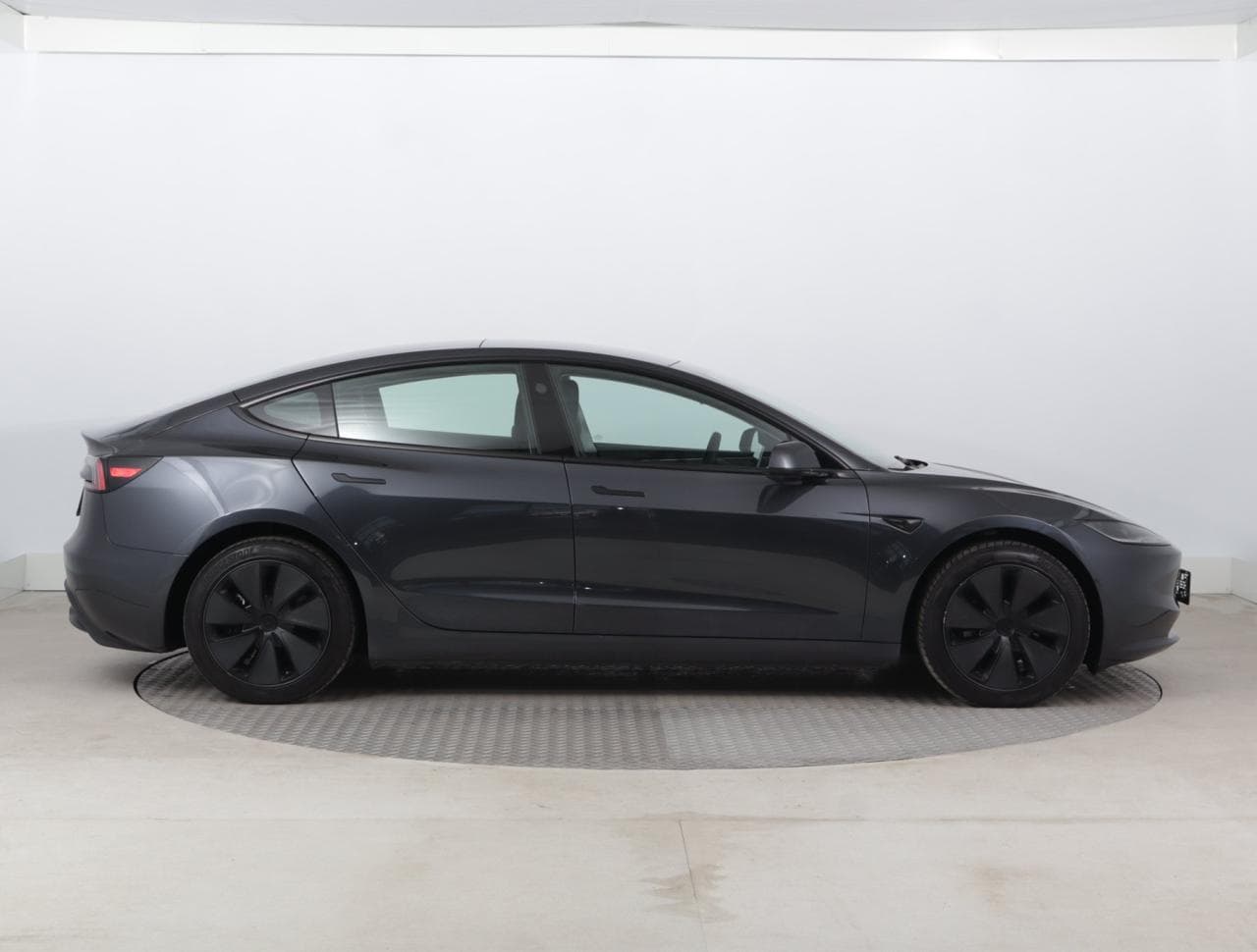 2025 Tesla MODEL 3 - 15